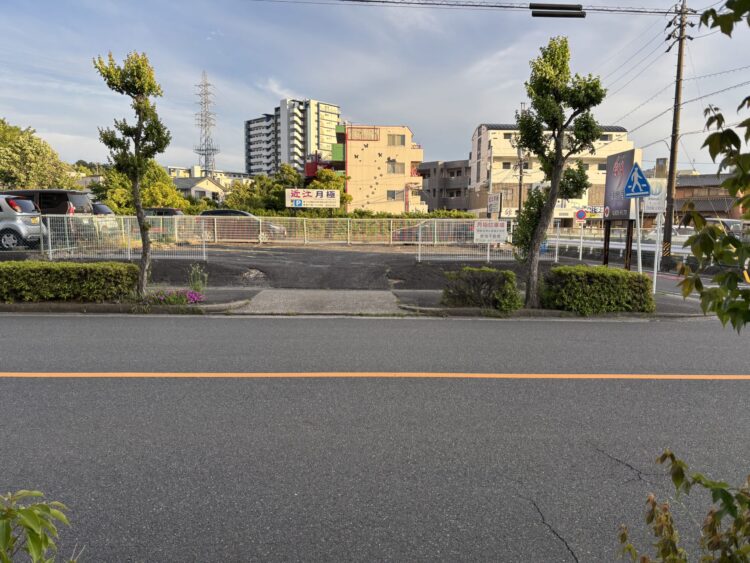 専用駐車場 8台
